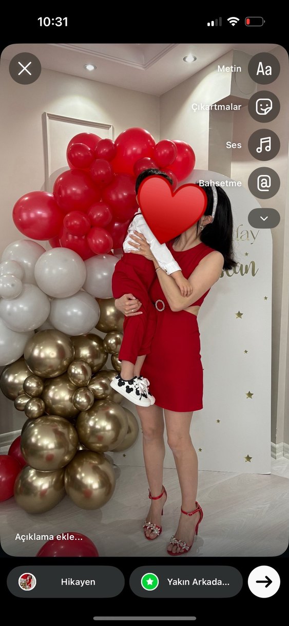 Kırmızı elbise - Görsel 2