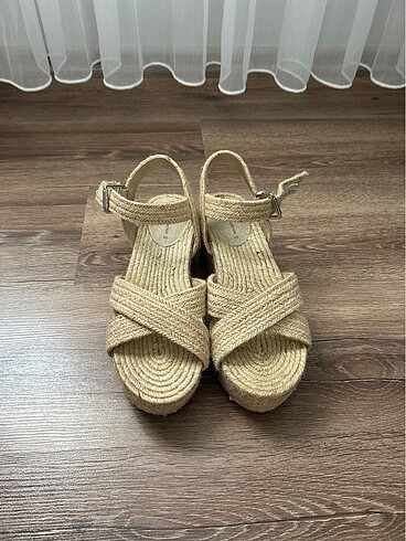 Pull&Bear Hasır Sandalet