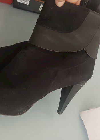 Siyah Süet Stiletto Topuklu Kadın Bot - Görsel 3