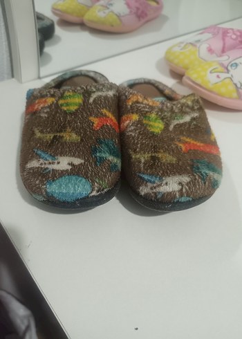 Kız Çocuk Renkli Polar Ev Terlikleri ikisi bu fiyat - Görsel 5