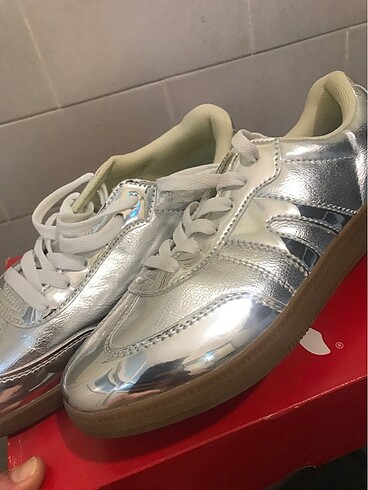 37 Beden Sneaker