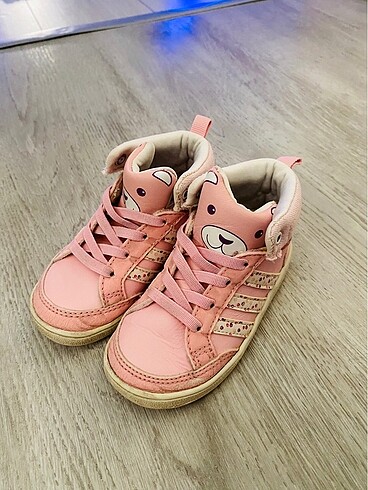 22 Beden pembe Renk Adidas bot tertemiz
