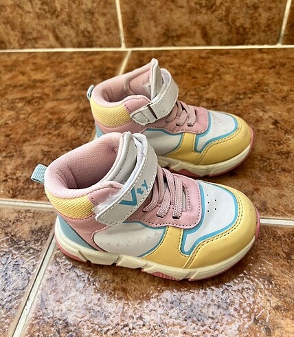 LC Waikiki Kız çocuk bot