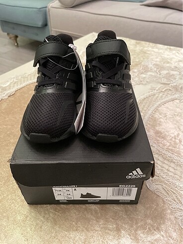 Adidas 24 Numara Çocuk Ayakkabısı