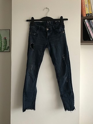 Bershka Yırtık jean 