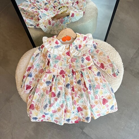 Çiçek desenli bebe yaka elbise