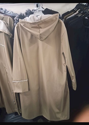 Düğmeli Siyah Uzun Kadın Yağmurluk - Görsel 5