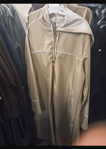 Düğmeli Siyah Uzun Kadın Yağmurluk - Görsel 3