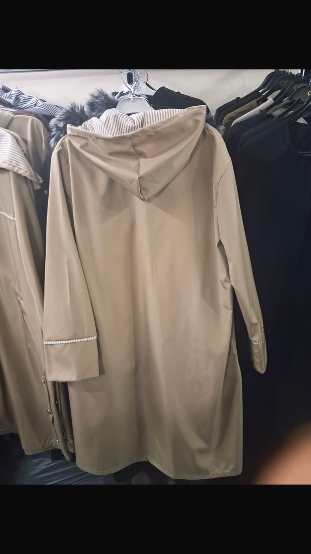 Düğmeli Siyah Uzun Kadın Yağmurluk - Görsel 5