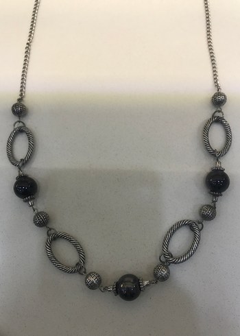 Gri Uzun Zincir Detaylı Gotik Kolye - Görsel 3