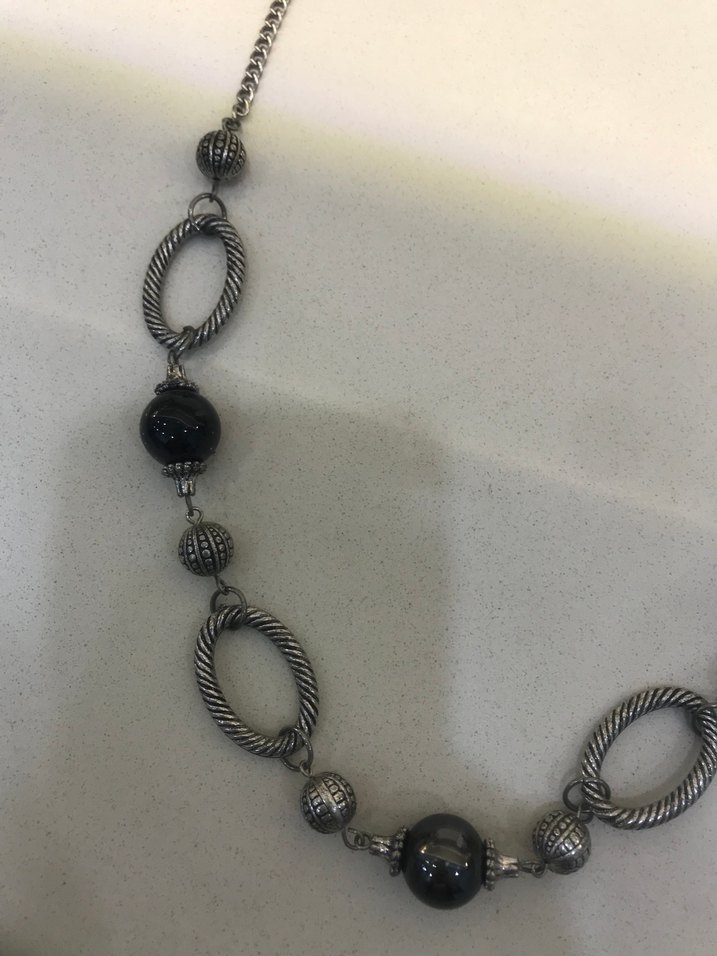 Gri Uzun Zincir Detaylı Gotik Kolye - Görsel 2