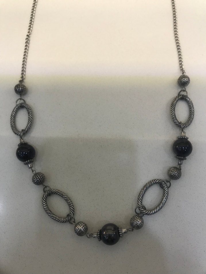 Gri Uzun Zincir Detaylı Gotik Kolye - Görsel 3