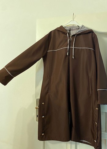 Kahverengi Uzun Kadın Yağmurluk - Görsel 3