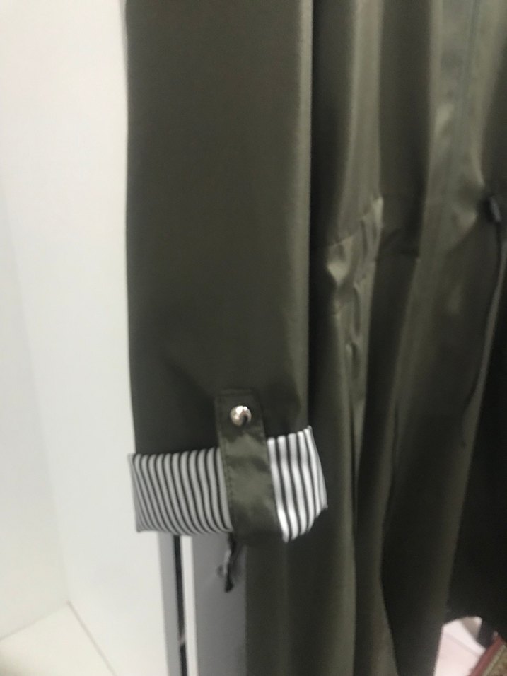 Haki Midi Boy Düğmeli Kadın Yağmurluk - Görsel 3