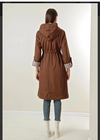 Kemerli Uzun Kahverengi Kadın Trençkot - Görsel 4