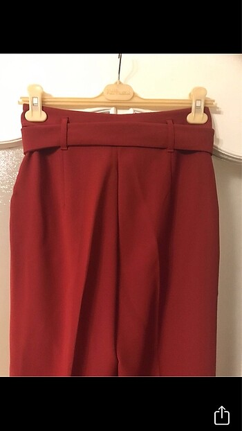 36 Beden kırmızı Renk Gusto pantolon