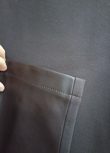 44 Beden Pantolon ön taraf deri görünümlü arka taraf kumaş şık pantolon