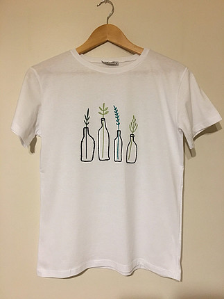 Basic Nakışlı Tshirt