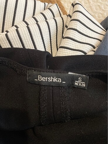 s Beden siyah Renk Bershka Elbise