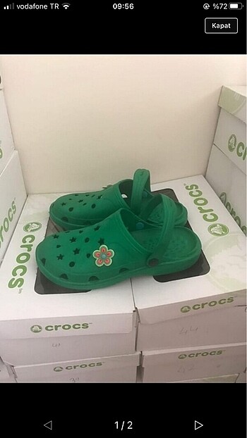 Crocs model terlikler satışta