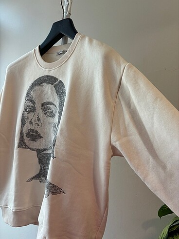 m Beden beyaz Renk Zara sweatshirt