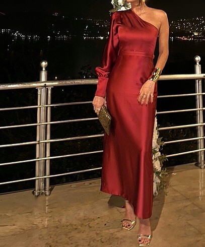 Kırmızı Abiye Elbise