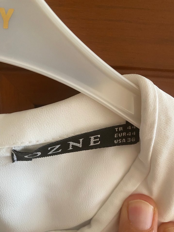 İnci Detaylı Beyaz Saten Gömlek - Görsel 4