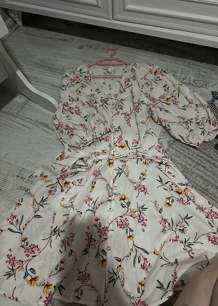 Hm çiçekli elbise - Görsel 3