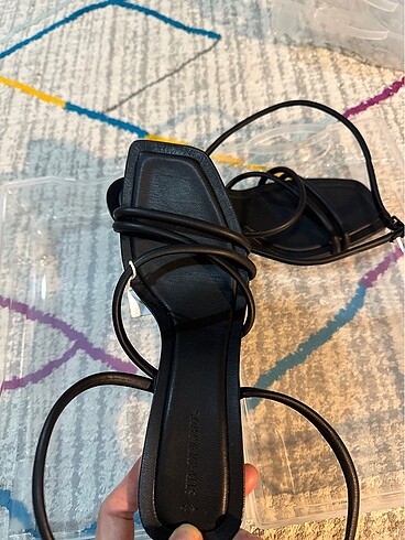 Stradivarius Bantlı Topuklu Sandalet - Görsel 6