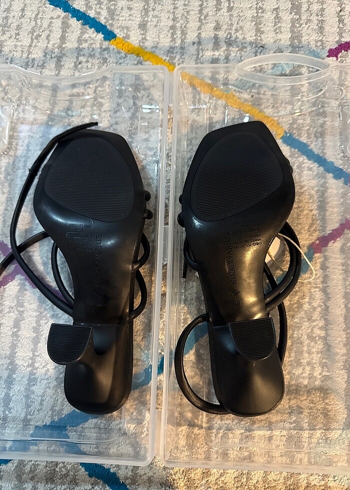 Stradivarius Bantlı Topuklu Sandalet - Görsel 2