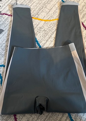 Oysho Yeşil şeritli tayt - Görsel 3