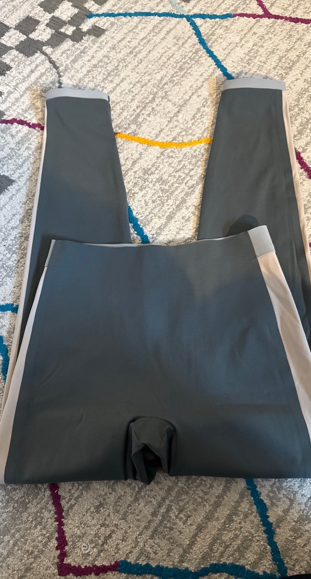 Oysho Yeşil şeritli tayt - Görsel 3