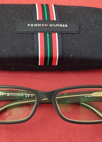 Orijinal Tommy Hilfiger TH 1046/N Optik gözlük çerçevesi ve kutu