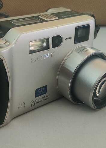 Sony DSC-S70 Cyber-shot 3.2MP Digital Camera