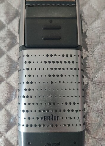 Braun Universal 5567 Traş Makinesi. Cihaz temiz, bıçak ve eleği 