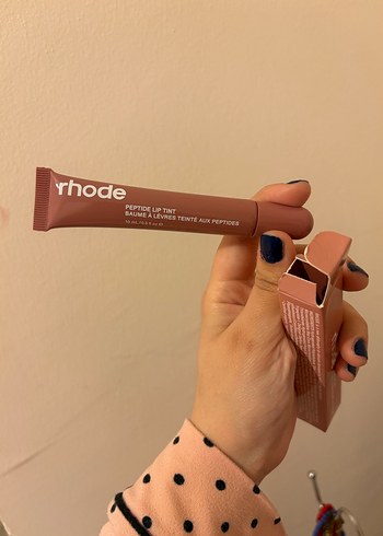 Rhode Pastel Bej Dudak Parlatıcısı - Görsel 2