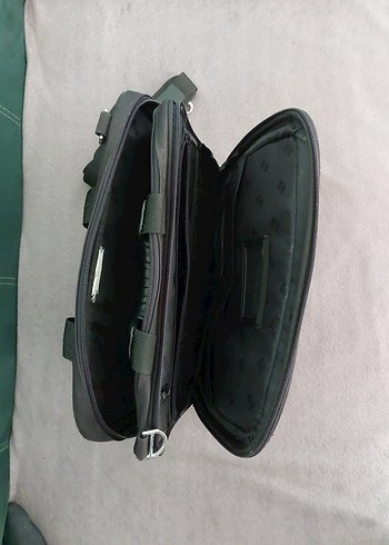 Beden yeşil Renk HP SİYAH LAPTOP ÇANTASI 39X32 CM 6 CM KALINLIK. son fiyat