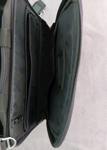 HP SİYAH LAPTOP ÇANTASI 39X32 CM  6 CM KALINLIK. son fiyat - Görsel 5
