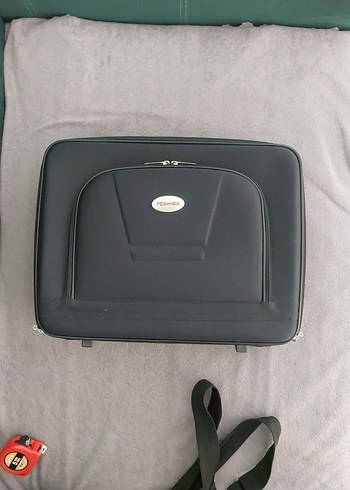 TOSHİBA SİYAH LAPTOP ÇANTASI 44X34 CM 10 CM KALINLIK - Görsel 6