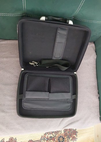 TOSHİBA SİYAH LAPTOP ÇANTASI 44X34 CM 10 CM KALINLIK - Görsel 8