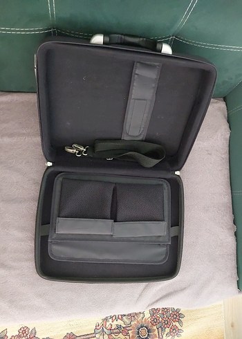 TOSHİBA SİYAH LAPTOP ÇANTASI 44X34 CM 10 CM KALINLIK - Görsel 9