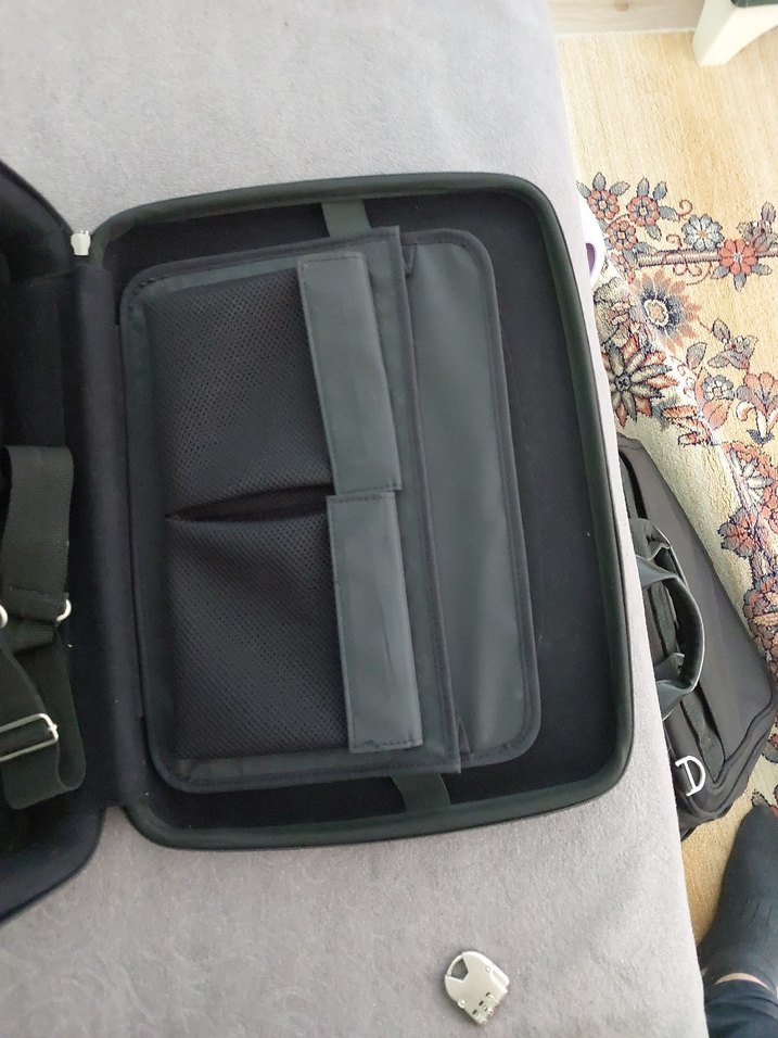 TOSHİBA SİYAH LAPTOP ÇANTASI 44X34 CM 10 CM KALINLIK - Görsel 4