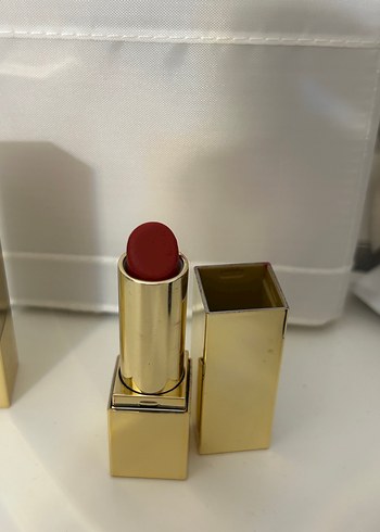 Estee lauder kırmızı ruj