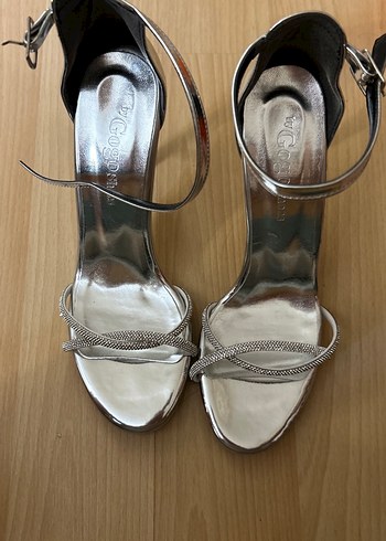 Gümüş Renkli Desenli Stiletto Topuklu Ayakkabı