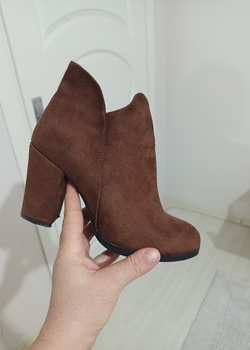 Kahverengi Süet Kadın Topuklu Bot - Görsel 2