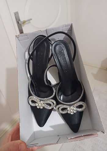 Siyah Parlak Taşlı Stiletto Topuklu Kadın Ayakkabı - Görsel 5