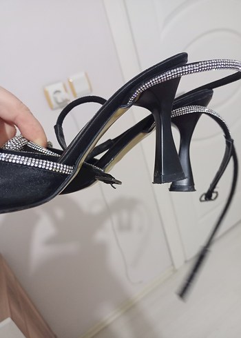 Siyah Parlak Taşlı Stiletto Topuklu Kadın Ayakkabı - Görsel 3