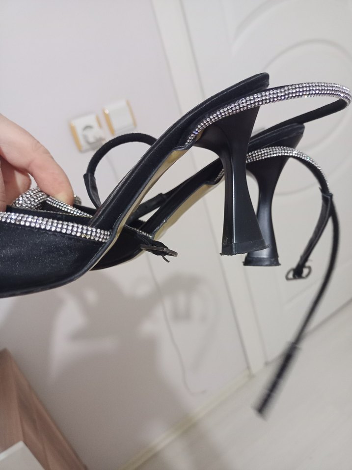 Siyah Parlak Taşlı Stiletto Topuklu Kadın Ayakkabı - Görsel 3