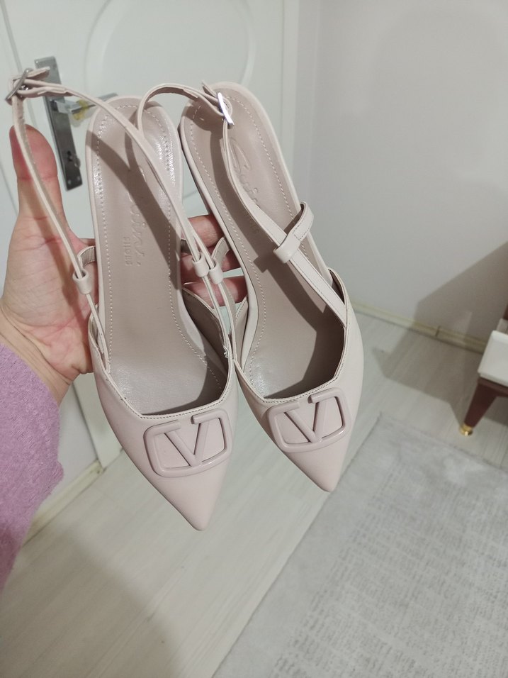 Bej Tokalı İnce Topuklu Kadın Ayakkabı - Görsel 3