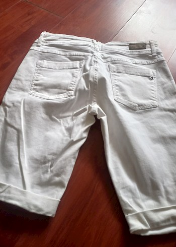 Beyaz Kadın Mini Bermuda Şort - Görsel 2